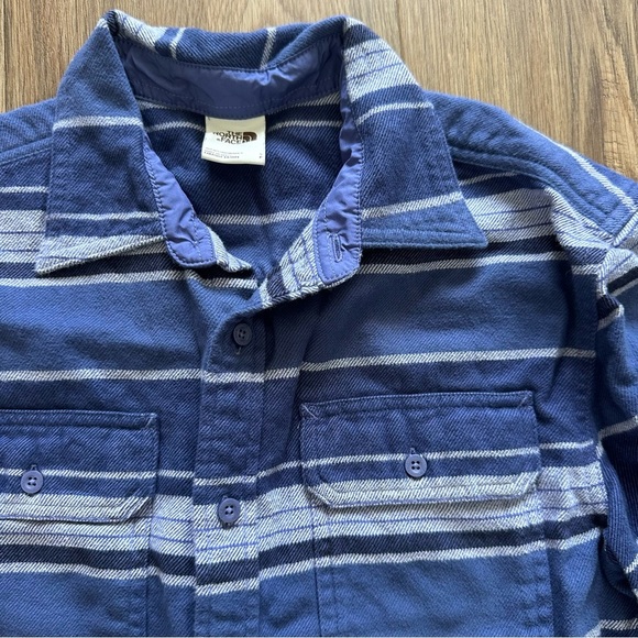 The North Face Men’s Arroyo Flannel Midweight Shirt Small Blue Striped Pockets - Picture 3 of 10